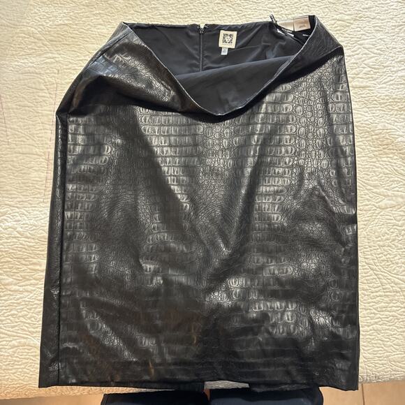 Calvin Klein Women's Embossed Faux Leather Mini Skirt Black Sz-14 - Picture 1 of 7